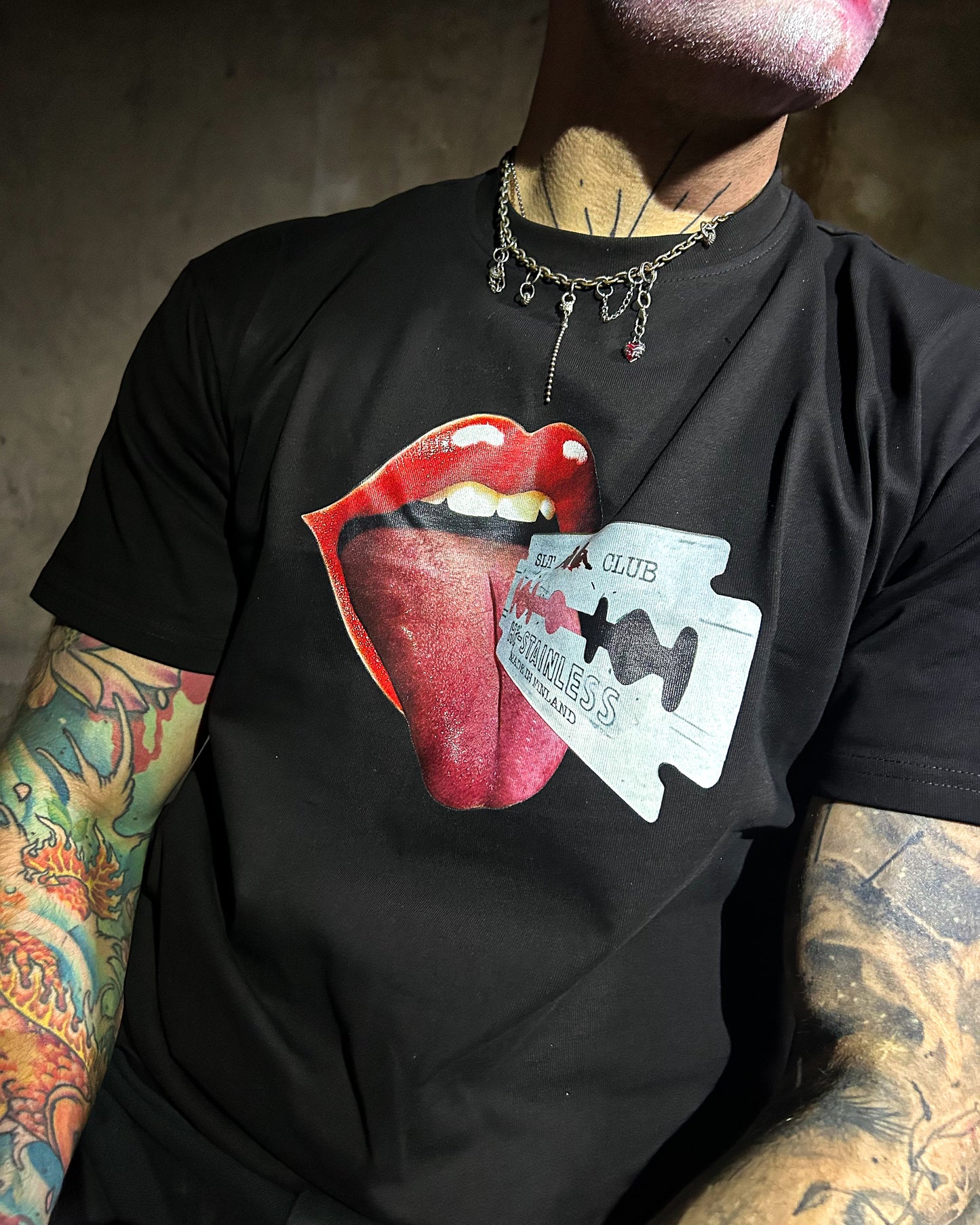 CLUB - "Kiss Cut Tee"